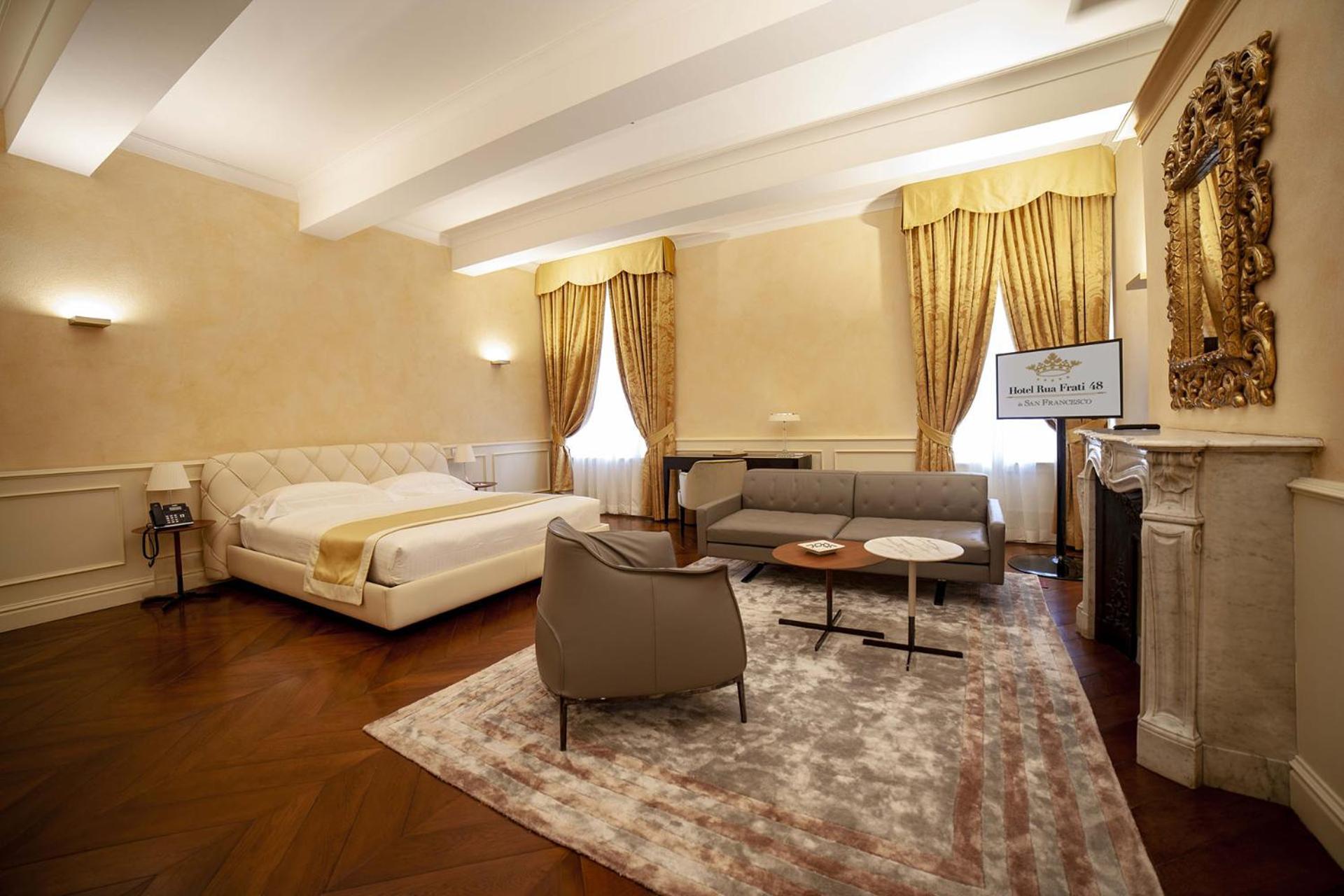 Hotel Rua Frati 48 In San Francesco Modena Bagian luar foto