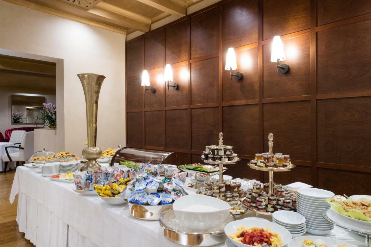 Hotel Rua Frati 48 In San Francesco Modena Bagian luar foto