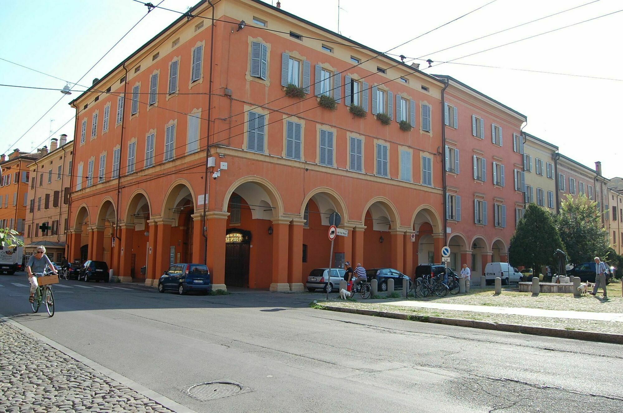 Hotel Rua Frati 48 In San Francesco Modena Bagian luar foto