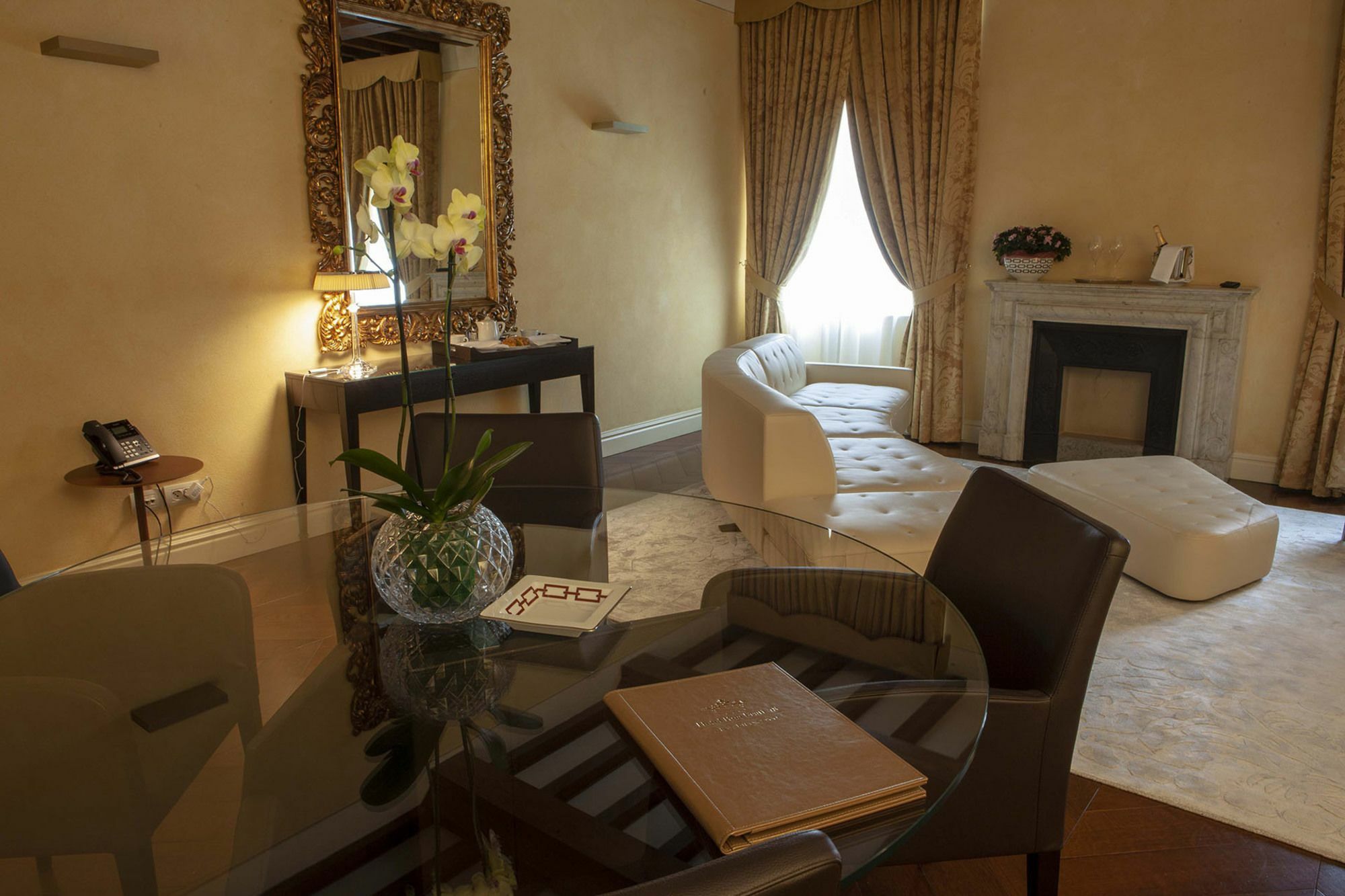 Hotel Rua Frati 48 In San Francesco Modena Bagian luar foto